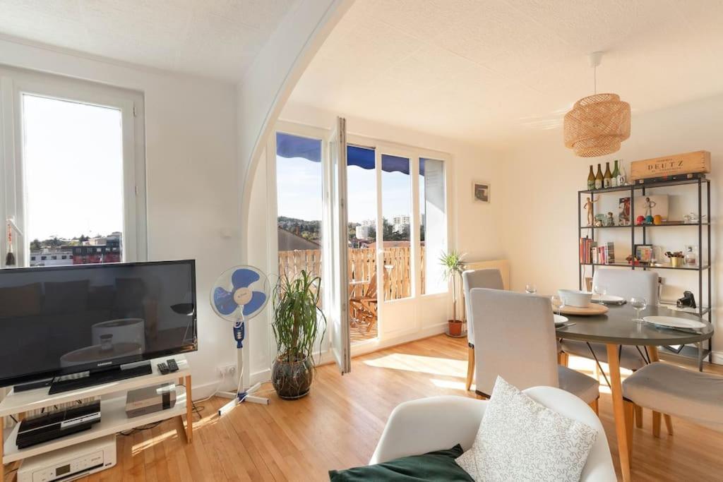 Cabana & Grand Appartement Cosy - Parking & Balcon Villefranche-sur-Saône المظهر الخارجي الصورة